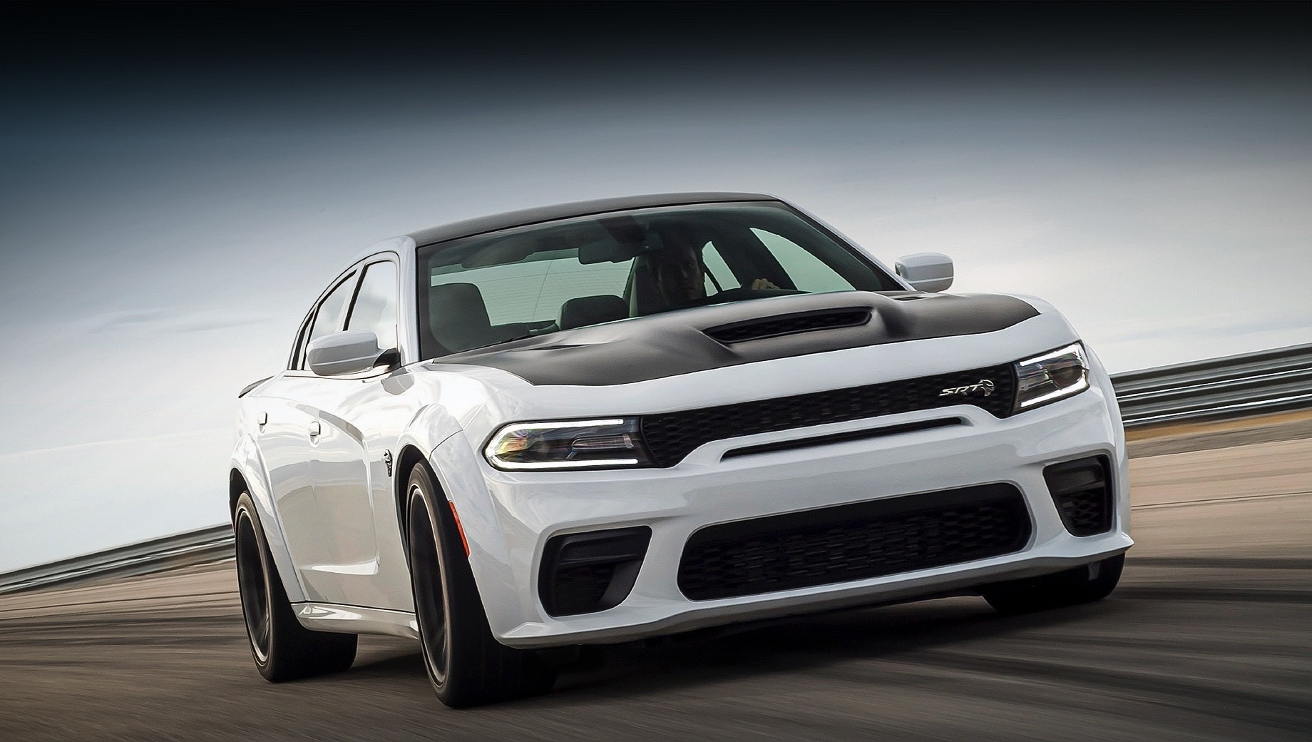 FormaCar: Drag Race: Charger Hellcat Redeye meets AMG E63 S